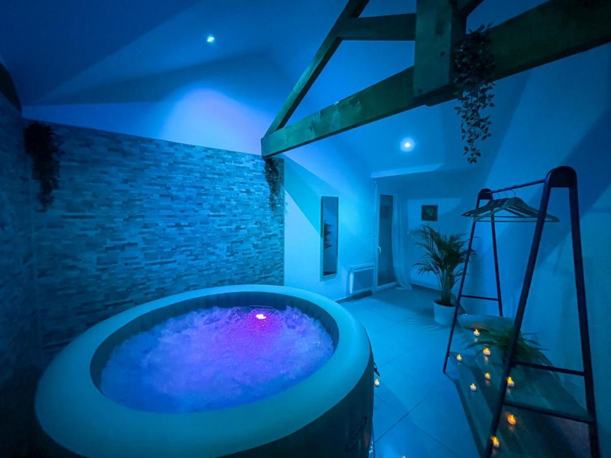 Un Cocon Pour 2 Ou 4 - Merignac -Jacuzzi - Netflix - Tram A Apartment Bagian luar foto