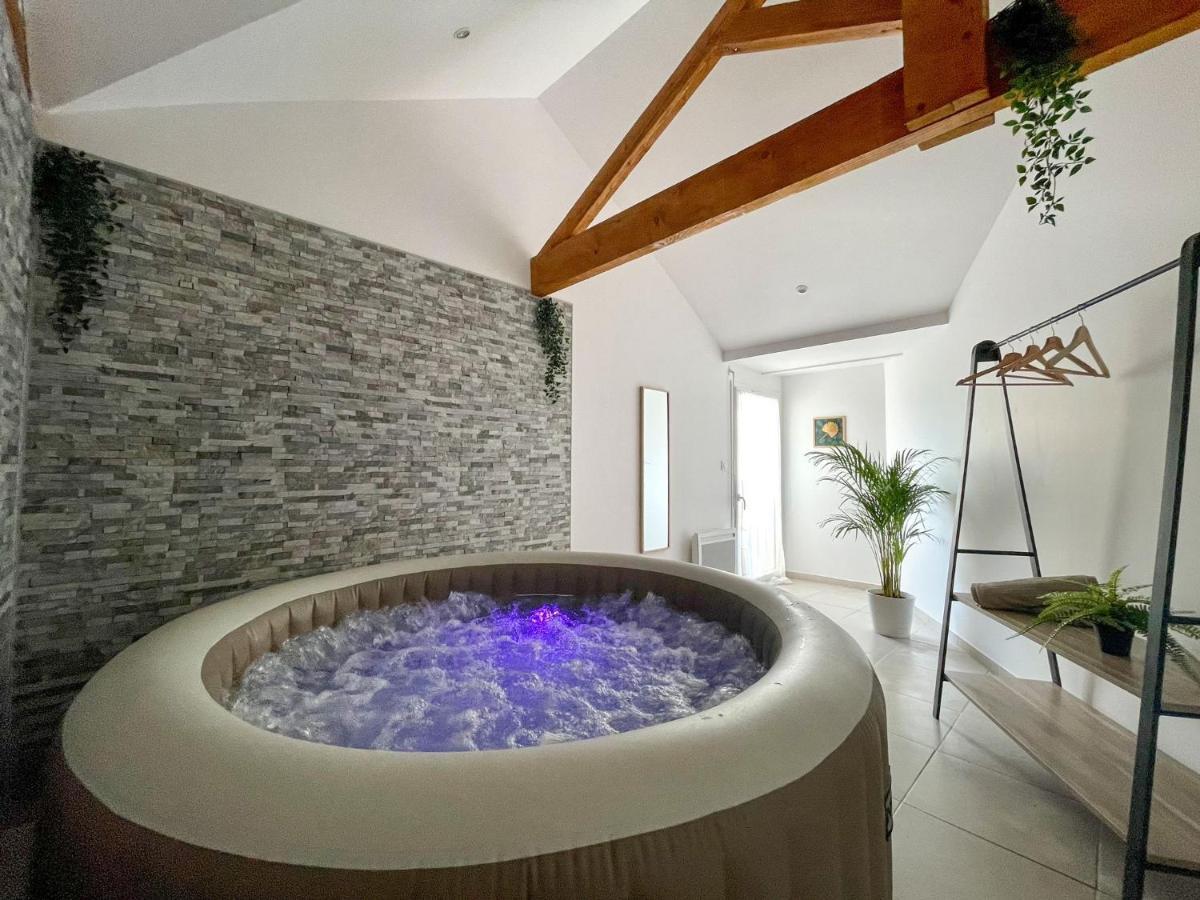 Un Cocon Pour 2 Ou 4 - Merignac -Jacuzzi - Netflix - Tram A Apartment Bagian luar foto